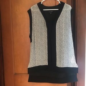 Banana Republic Sleeveless Black & White Hi/Lo Top